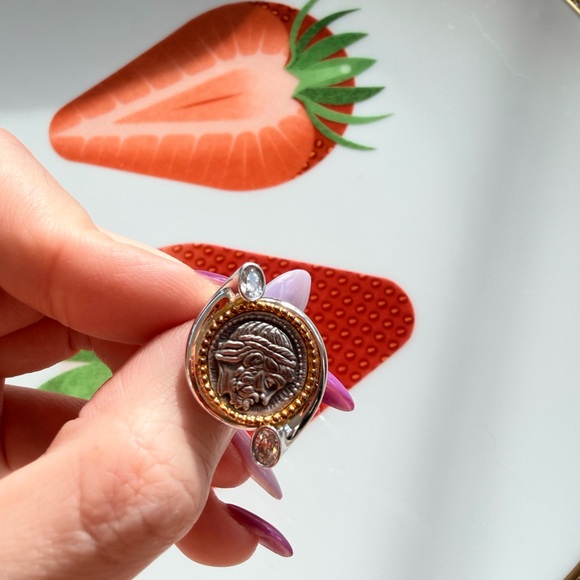 Silver Coin Ring - Picture 5 of 6